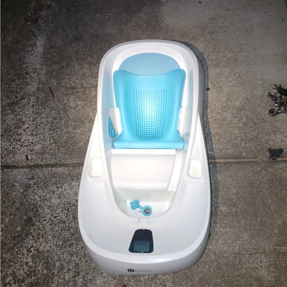 4moms Cleanwater Tub, 3-in-1 Grow-with-Me Baby Bathtub w/ Digital Thermometer